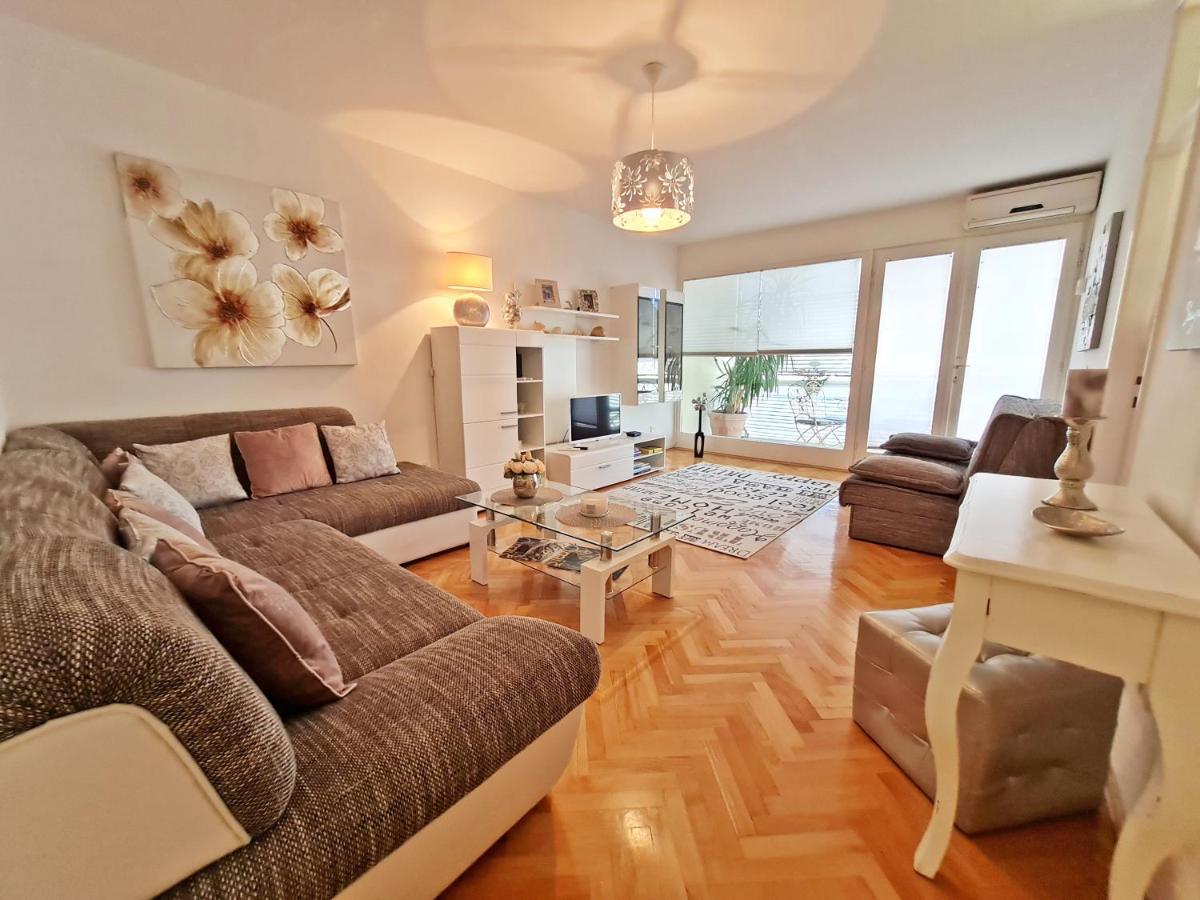 אומיס Beach Apartment Ivana מראה חיצוני תמונה