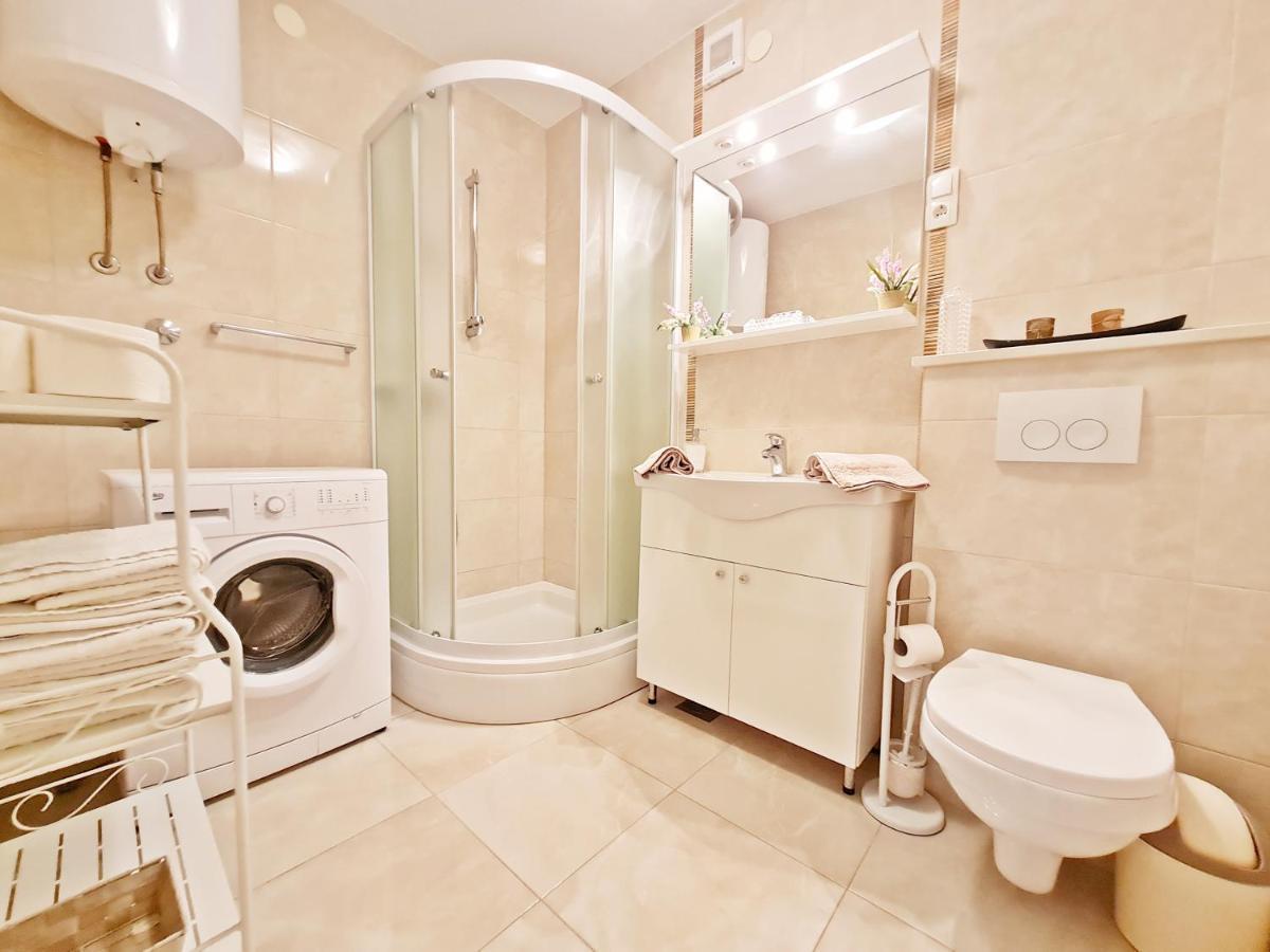 אומיס Beach Apartment Ivana מראה חיצוני תמונה