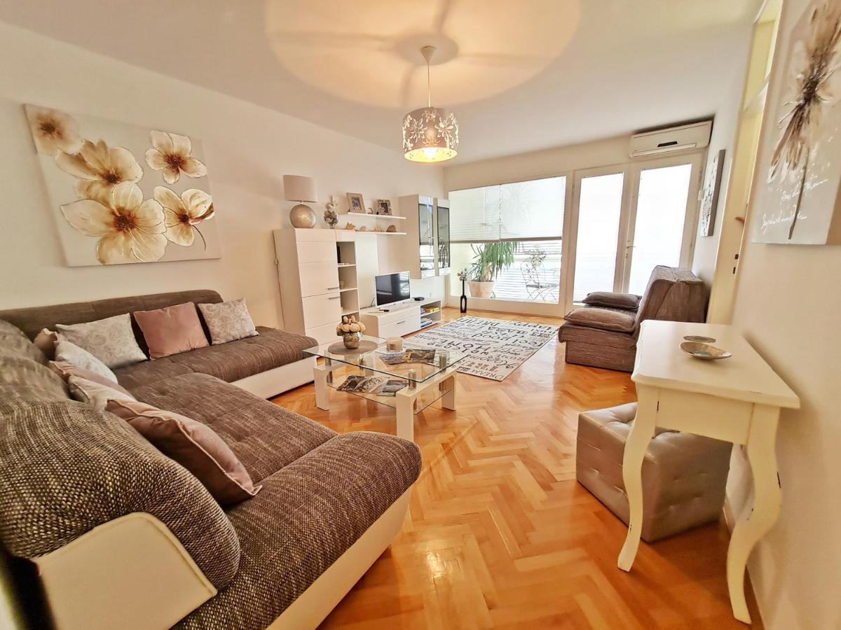 אומיס Beach Apartment Ivana מראה חיצוני תמונה