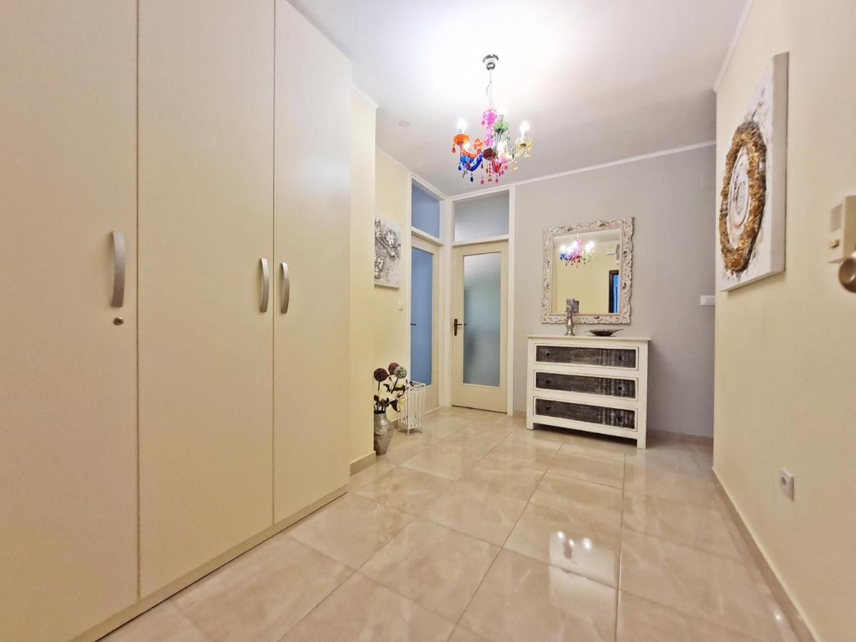אומיס Beach Apartment Ivana מראה חיצוני תמונה