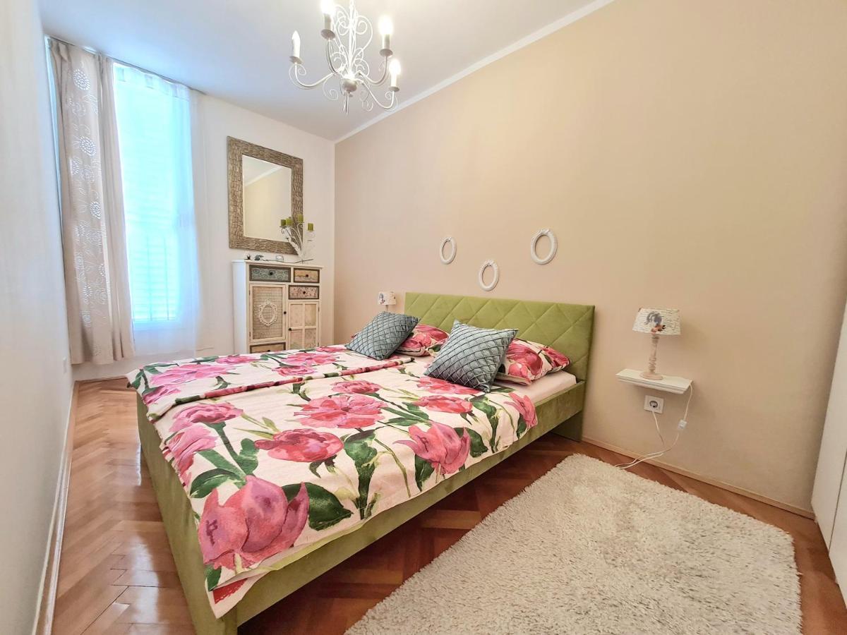 אומיס Beach Apartment Ivana מראה חיצוני תמונה