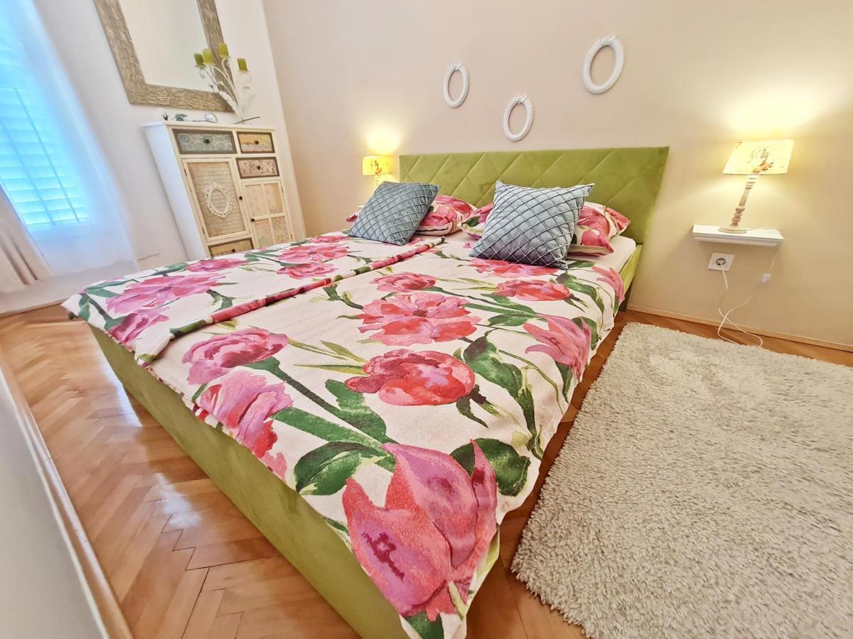 אומיס Beach Apartment Ivana מראה חיצוני תמונה