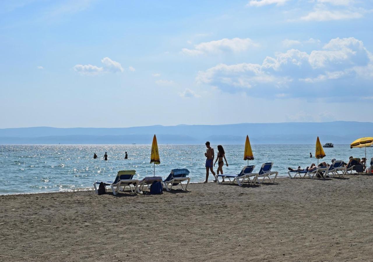 אומיס Beach Apartment Ivana מראה חיצוני תמונה